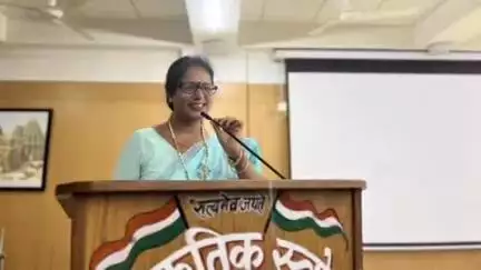 जगदीशपुर: सीसीआरटी हैदराबाद में भागलपुर की शिक्षिका कुमारी रजनी को भारत सरकार द्वारा प्रशस्ति पत्र से सम्मानित किया गया