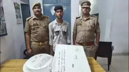 फर्रुखाबाद: मऊदरवाजा थाना पुलिस ने चोरी के मुकदमे में वांछित अभियुक्त को चोरी के सामान सहित किया गिरफ्तार