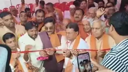 बदायूं: उझानी कस्बे में भामाशाह जयंती पर धूमधाम से निकाली गई भव्य शोभायात्रा, लोगों ने की पुष्पवर्षा