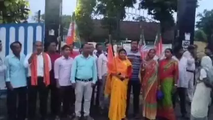 বরাবাজার: রাজ্য সভাপতির হেনস্তার প্রতিবাদে বরাবাজার থানায় বিজেপির বিক্ষোভ কর্মসূচি