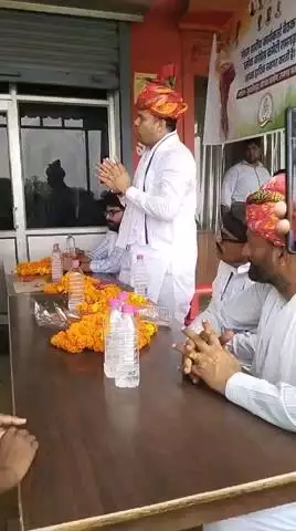 गोविंदगढ़: गोविंदगढ़ में कांग्रेस की मंडल स्तरीय बैठक में पार्टी के पदाधिकारियों ने जनता से जुड़े मुद्दों और समस्याओं पर जोर दिया
