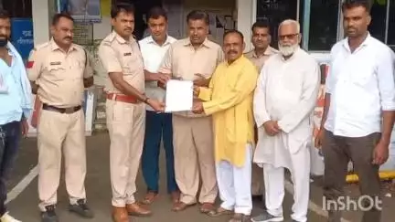 मंदसौर: जीतू पटवारी पर एफआईआर के विरोध में मल्हारगढ़ में कांग्रेसजनों ने सौंपा ज्ञापन
