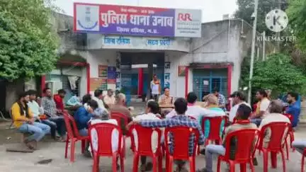 दतिया: आगामी त्योहारों को लेकर उनाव बालाजी रथ यात्रा एवं मोहर्रम के मद्देनज़र थाना उनाव में शांति समिति की बैठक संपन्न