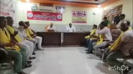 नानपारा: रुपईडीहा नगर पंचायत के नवागंतुक अधिशासी अधिकारी ने पत्रकारों से की औपचारिक भेंट, विकास कार्यों को गति देने की कही बात