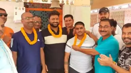 चकिया पिपरा: रेलवे स्टेशन समीप स्थित संकट मोचन हनुमान मंदिर परिसर में नगर परिषद क्षेत्र के वार्ड पार्षदों की एक बैठक आयोजित हुई