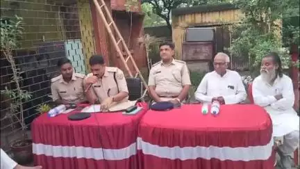 धनबाद/केंदुआडीह: केंदुआडीह थाना परिसर में मोहर्रम को लेकर शांति समिति की बैठक हुई, थाना प्रभारी रहे उपस्थित