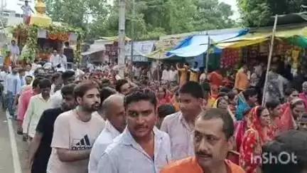 भभुआ: भभुआ जगजीवन स्टेडियम से शहर में भगवान जगन्नाथ की शोभायात्रा निकाली गई, हजारों श्रद्धालु रहे मौजूद