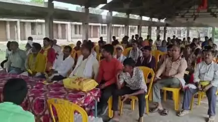 नोखा: नगर परिषद नोखा के बाजार समिति के मैदान में जन सुराज पार्टी की बैठक आयोजित की गई