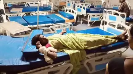 स्लीमनाबाद: सिमडारी गांव में खेत में काम कर रही महिला को सांप ने काटा, नज़दीकी अस्पताल में इलाज जारी