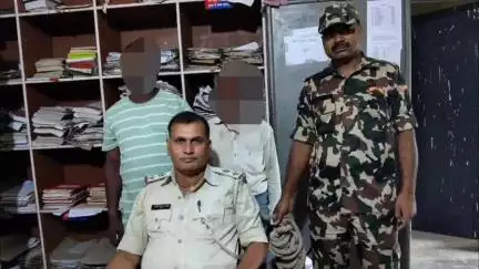 डोभी: डोभी थाना क्षेत्र में पुलिस ने कोर्ट के एक मामले में दो अलग-अलग गांवों से दो वारंटियों को गिरफ्तार किया