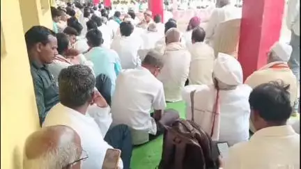सेनगाव: गोरेगांव येथे माजी आमदार गोरेगांवकर यांच्या उपस्थितीत बैठक संपन्न,आमचा पक्ष फक्त भाऊ पाटील कार्यकर्त्यांच्या घोषणा