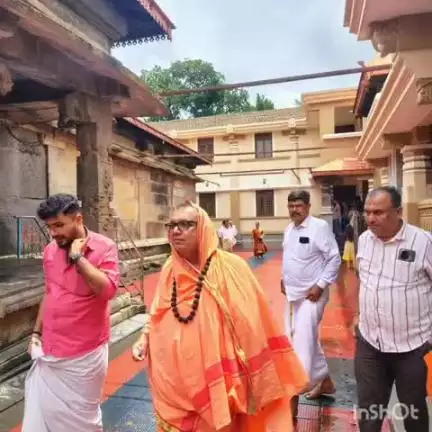 ಶಿರಸಿ: ಕರ್ನಾಟಕದ ತಿರುಪತಿ ಪ್ರಸಿದ್ಧಿ ಮಂಜುಗುಣಿ ವೆಂಕಟರಮಣ ದೇವಸ್ಥಾನಕ್ಕೆ ಹುಕ್ಕೇರಿ ಹಿರೇಮಠದ ಶ್ರೀ ಭೇಟಿ
