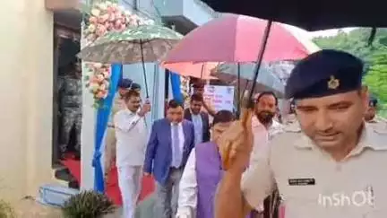 चाईबासा: कोल्हान यूनिवर्सिटी के सभागार में मेगा विधिक सशक्तिकरण शिविर आयोजित, ₹206 करोड़ से अधिक की संपत्तियों का वितरण