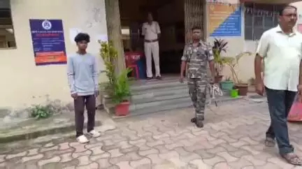 चाईबासा: सिंबिया में नाबालिग से दुष्कर्म के मामले में पुलिस ने एक युवक को किया गिरफ्तार