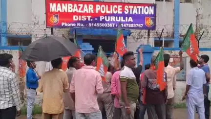 মানবাজার ১: ল'কলেজের ঘটনায় দোষীদের শাস্তির দাবিতে ও সুকান্ত মজুমদারকে গ্রেপ্তারের প্রতিবাদে মানবাজার থানার সামনে BJP-র বিক্ষোভ