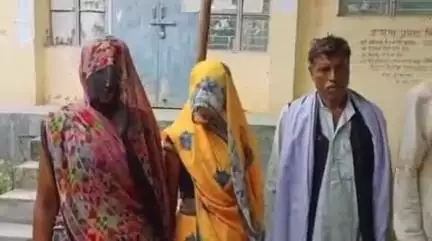 हमीरपुर: फत्तेपुर में आरसीसी रोड निर्माण की मजदूरी नहीं देने का ठेकेदार पर मजदूरों ने लगाया आरोप