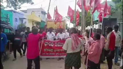 సూపర్ సిక్స్ పథకాలను వెంటనే అమలు చేయాలి: పట్టణంలో సీపీఐ జిల్లా కార్యదర్శి రంగనాయుడు