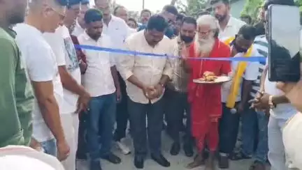 কালচিনি: ব্যয় হবে 2 কোটি 77 লাখ টাকা, ডীমা চা বাগান এলাকায় শুরু হল নতুন পেভার্স ব্লক সড়কের কাজ, উপস্থিত রাজ্যসভার সাংসদ