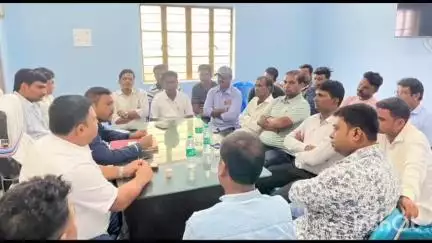 পুরুলিয়া ১: 21 জুলাইয়ের সর্মথনে জেলা তৃণমূল কার্যালয়ে INTTUC-র ব্লক সভাপতিদের নিয়ে আয়োজিত প্রস্তুতি সভা