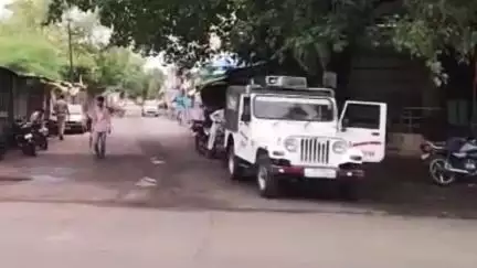 रायपुर: सुवांस में भूमि विवाद के मामले में बुआ की रिपोर्ट पर भतीजा हुआ गिरफ्तार, गाली-गलौज का लगाया आरोप