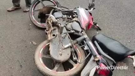 हर्रई: बसूरिया के समीप पिकअप की टक्कर से बाइक सवार व्यक्ति हुआ घायल, नरसिंहपुर किया गया रेफर