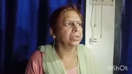 उरई: उरई में महिला ने हाई कोर्ट की रोक के बावजूद जमीन पर जबरन खुदाई करने का लगाया आरोप, पुलिस पर कार्रवाई न करने का लगा आरोप