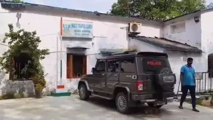 বারাবনী: চাকরি দেওয়ার নামে টাকা নেওয়ার অভিযোগ, কুলটি ট্র্যাফিক গার্ড অফিসের সিভিক ভলান্টিয়র অনিশ আহমেদের বিরুদ্ধে অভিযোগ দায়ের
