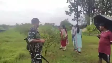 सिमडेगा: टुकुपानी पंचायत में उपायुक्त ने मनरेगा कार्यों का किया निरीक्षण