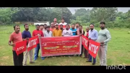 पतरातू: एटक यूनियन कार्यालय पीटीपीएस में एनटीपीसी मजदूर यूनियन एटक पीवीयूएनएल शाखा पतरातु की साप्ताहिक बैठक की गई