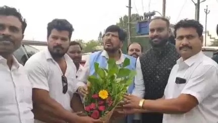 जालना: केंद्रीय सामाजिक न्याय राज्यमंत्री रामदास आठवले जालना दौऱ्यावर,
आठवले घेणार मनोज जरांगेंची भेट