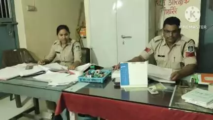 पंधाना: बोरगांव पुलिस ने लापरवाही से वाहन चलाने पर आयशर चालक के खिलाफ मामला दर्ज किया