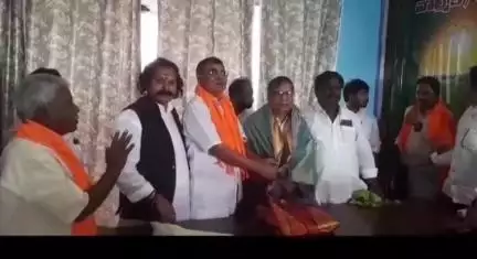 కర్నూలు: వాల్మీకులను ఎస్టీ జాబితాలో చేర్చాలి: వాల్మీకి జేఏసీ చైర్మన్ డాక్టర్ భవాని ప్రసాద్