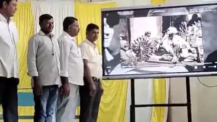ಕೊಪ್ಪಳ: ನಗರದಲ್ಲಿ ಕವಿ ಮಹೇಶ ಬಳ್ಳಾರಿಯ ದುಬೈ ಪ್ರವಾಸ ಕಥನ 'ದುಬೈ ದೌಲತ್ತು' ಕೃತಿ ಬಿಡುಗಡೆ
