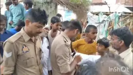 छिबरामऊ: लडैता गांव में पेड़ के नीचे हाई टेंशन लाइन का करंट दौड़ने से दो मवेशियों की हुई मौत, पुलिस जांच में जुटी