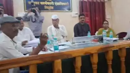 सिल्लोड: आमदार अब्दुल सत्तार यांची सिल्लोड तहसील येथे आढावा बैठक संपन्न विविध कार्यालयातील अधिकाऱ्यांची उपस्थिती