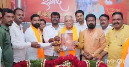 औसा: कट्टर शिवसैनिक पवार यांच्या जणसंपर्क कार्यालयाचे औशात श्रद्धा नगर येथे शिवसेना उबाठाचे मा. खा. खैरेच्या हस्ते उद्घाटन