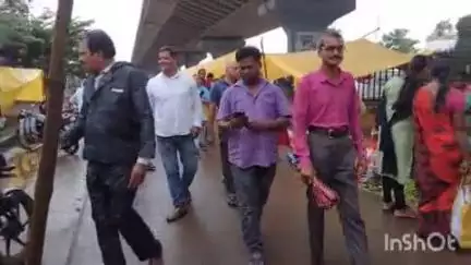 साकोली: साकोली मीडिया,व्हीआयपी ग्रुप,फ्रीडम ग्रुप तर्फे साकोलीतील आठवडी बाजारात काढण्यात आली स्वच्छता जनजागृती रॅली
