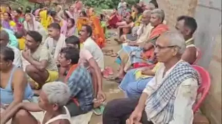 कोईलवर: कोईलवर रेलवे स्टेशन के समीप बसे भूमिहीन गरीबों को हटाने के खिलाफ भाकपा माले द्वारा एक बैठक आयोजित की गई