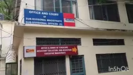 ननखड़ी: देवठी गांव की एक महिला के घर में भारी बारिश से आई दरार, प्रशासन से डंगा लगाने की गुहार