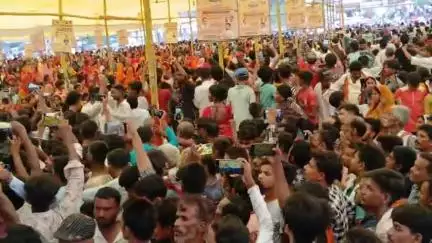 बैरिया: प्रशांत किशोर का पखनाहा में वादा, ₹2000 पेंशन और 15 वर्ष से कम उम्र के बच्चों को निजी स्कूलों में मुफ्त शिक्षा