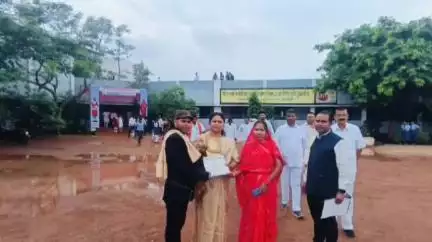 महासमुंद: छत्तीसगढ़ के पहले मैथ्स गार्डन बनाने वाले शिक्षक को मिला मुख्यमंत्री गौरव अलंकरण पुरस्कार