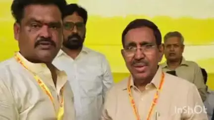 గాజువాక: స్మశానాన్ని కబ్జా చేసిన మాజీ ఎంపీ సత్యనారాయణపై చర్యలు తీసుకోవాలని మంత్రి నారాయణకు వినతిపత్రం అందజేసిన 87వ వార్డు కార్పొరేటర్