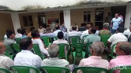 शिकारीपाड़ा: मोहर्रम पर्व को लेकर शिकारीपाड़ा थाना परिसर में शांति समिति की बैठक आयोजित