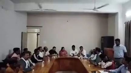 मुलताई: ताप्ती जन्मोत्सव को लेकर मुलताई थाना परिसर में शांति समिति की बैठक हुई आयोजित
