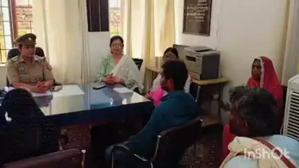 रॉबर्ट्सगंज: महिला थाना सोनभद्र में 5 वैवाहिक जोड़ों की हुई काउंसलिंग, 3 जोड़े पति-पत्नी साथ में रहने के लिए हुए राजी