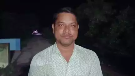 কুলতলি: সুন্দরবনের অন্যতম পর্যটন কেন্দ্র কুলতলীর কৈখালীতে পর্যটকদের ফেলা জলের বোতল প্লাস্টিকে দূষিত হচ্ছে  নদী ম্যানগ্রোভ অরণ্য