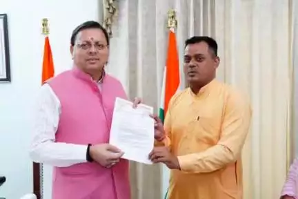 जसपुर: भाजपा के पूर्व सांसद प्रतिनिधि शीतल जोशी ने देहरादून स्थित सीएम आवास में CM धामी से की मुलाकात