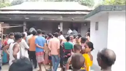 ময়নাগুড়ি: দাদুর বাড়িতে ঘুরতে গিয়ে ধরলা নদীতে ডুবে মৃত অমিত রায়ের দেহ ফিরলো হেলাপাকড়ি খলার বাড়িতে, ঘটনায় শোকের ছায়া