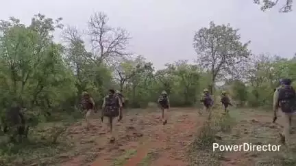 मऊ: चित्रकूट क्षेत्राधिकारी नगर के नेतृत्व में थाना बहिलपुरवा व भरतकूप के जंगलों में पुलिस ने की कॉम्बिंग