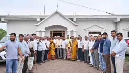 रामपुर नैकिन: सीधी सांसद डॉ. राजेश मिश्रा ने ग्राम गाड़ा बबन सिँह में जनता चौपाल लगाकर 24 लोगों की समस्याएँ सुनीं